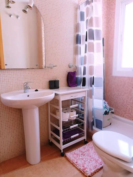 Casa Familiar A Pie De Piscina Villa Vera Bagian luar foto