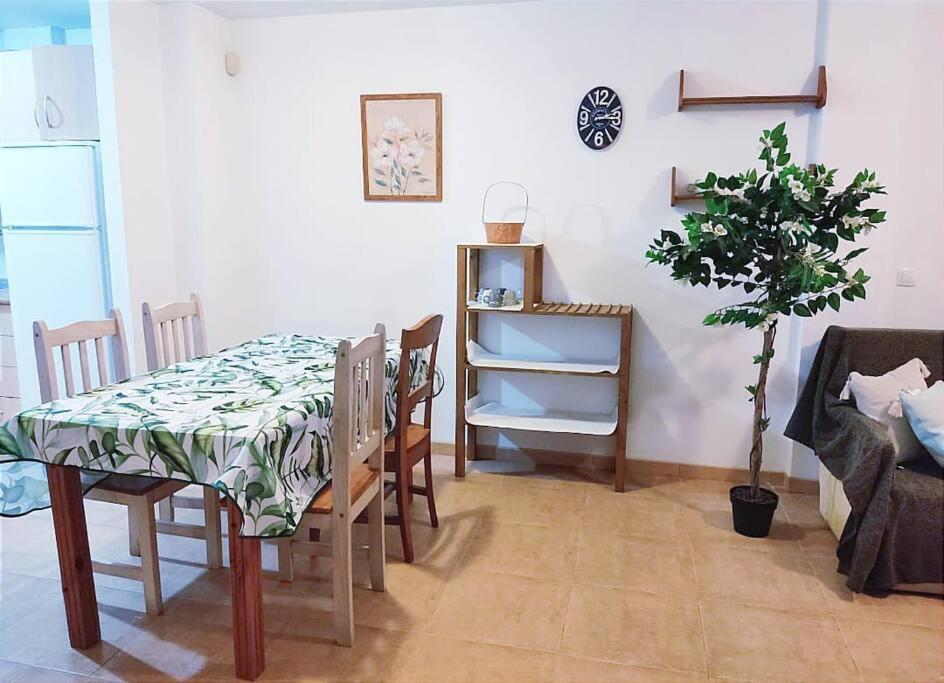 Casa Familiar A Pie De Piscina Villa Vera Bagian luar foto