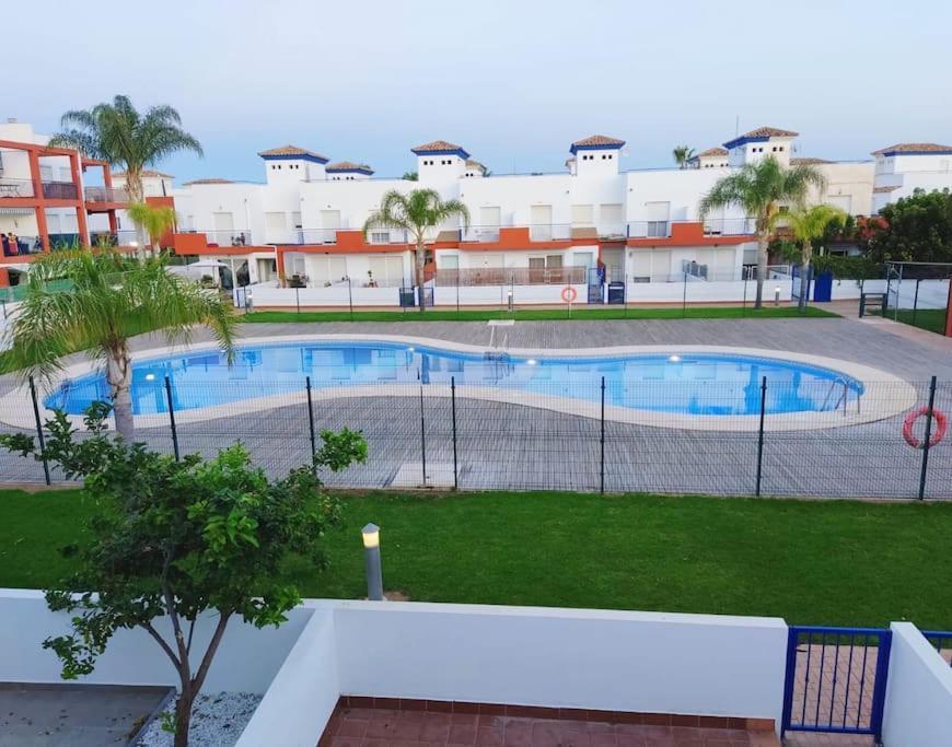 Casa Familiar A Pie De Piscina Villa Vera Bagian luar foto