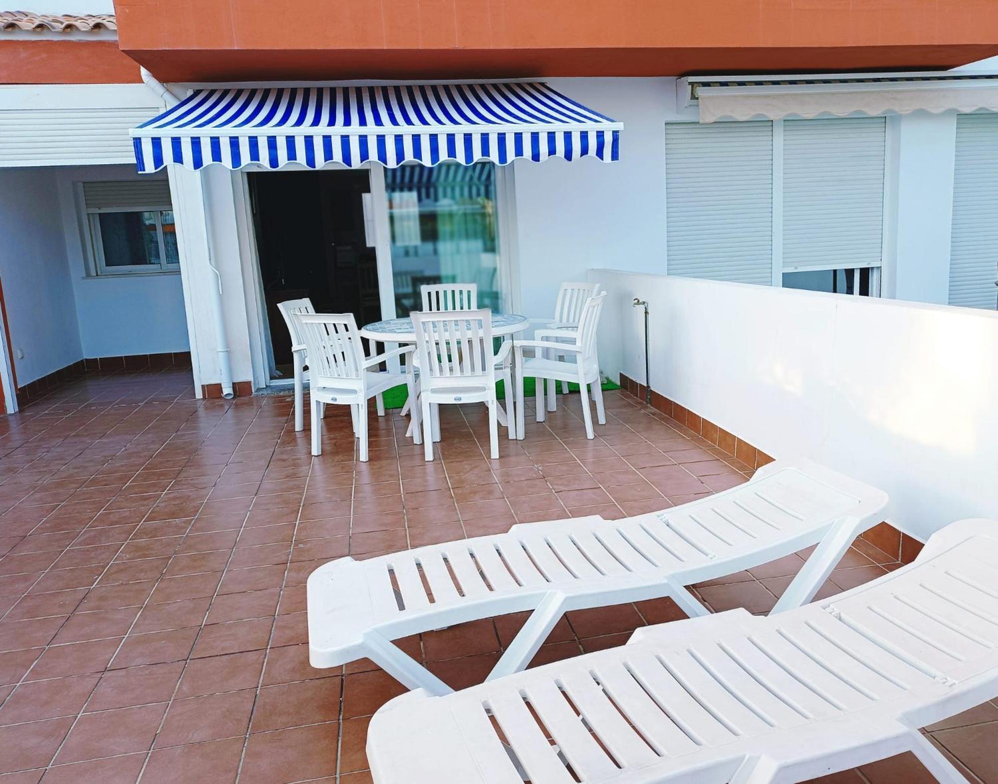 Casa Familiar A Pie De Piscina Villa Vera Bagian luar foto